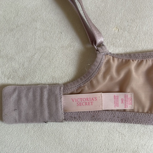 Victoria Secret unlined, underwire, lightly sheer bra, 34D - Picture 6 of 7